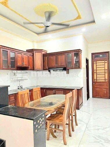 cho thuê nhà gần siêu thị Bigc Go có nội thất , sân oto