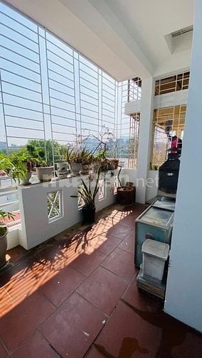 Bán căn nhà sát chợ Vĩnh Phúc  Ba Đình, ngõ rộng