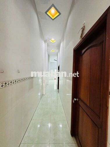 Cần bán nhà trệt rộng , vị trí đẹp phù hợp ở và kinh doanh