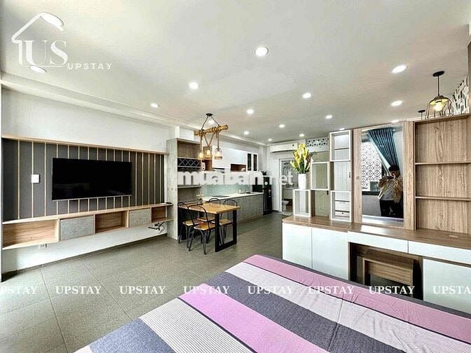 Cho thuê căn hộ ban công 50m2 ngay Vòng xoay Dân Chủ quận 3