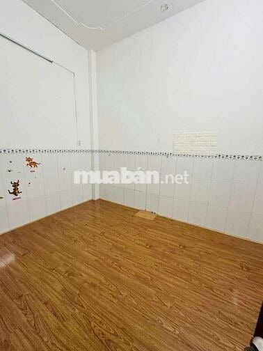 Cần bán nhà trệt rộng , vị trí đẹp phù hợp ở và kinh doanh