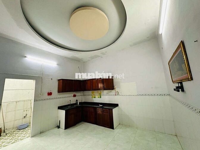 Cần bán nhà trệt rộng , vị trí đẹp phù hợp ở và kinh doanh