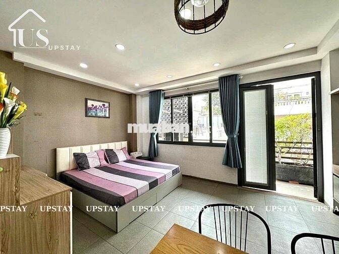 Cho thuê căn hộ ban công 50m2 ngay Vòng xoay Dân Chủ quận 3