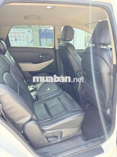 Kia Rondo máy dầu số tự động