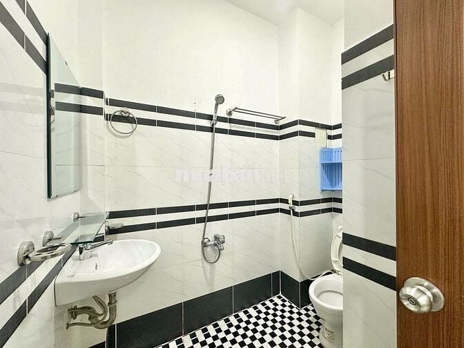 Phòng 120/ Thích Quảng Đức Phú Nhuận 30m2 FNT. Giá 4,5 triệu/ tháng