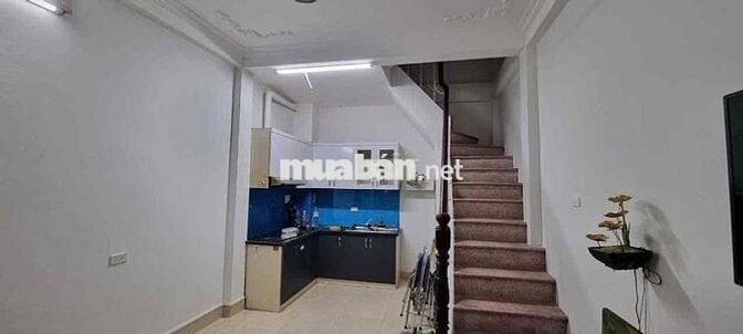 Chính chủ cho thuê nhà 3,5 tầng ngõ 70 Ngọc Hà Ba Đình