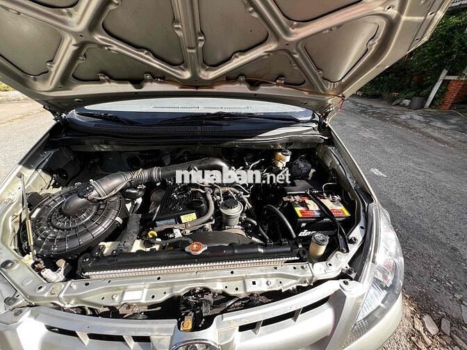 Toyota Innova 2006 G - 150000 km