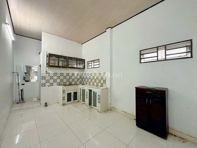 Chủ ngộp bán gấp nhà đường lớn Đoàn Văn Bơ P.13, Q.4 1 trệt 1 lầu SHR