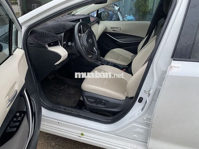 Toyota Altis 2022 1.8V 14.000km Trắng