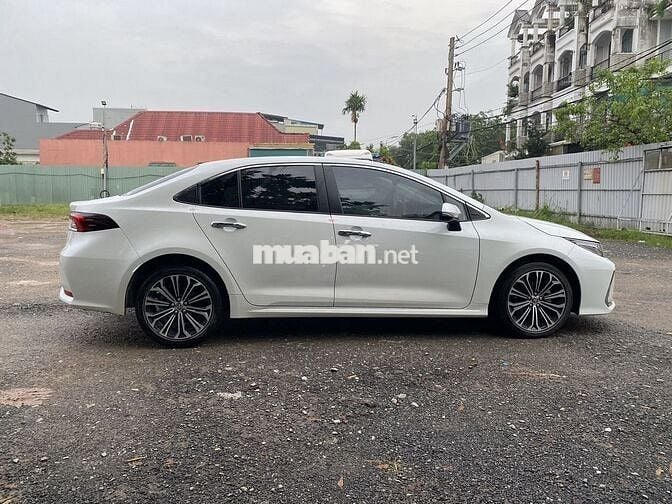 Toyota Altis 2022 1.8V 14.000km Trắng