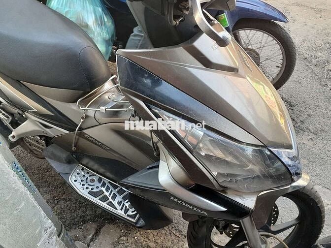 Xe honda Air Blade FI nhà đi cần bán