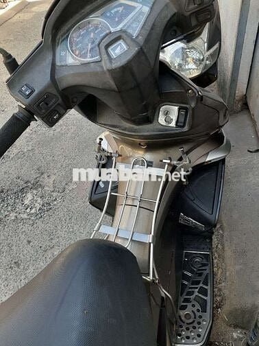 Xe honda Air Blade FI nhà đi cần bán