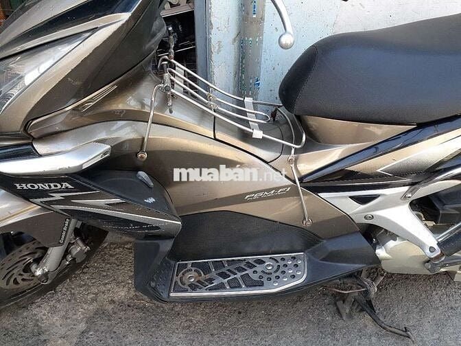 Xe honda Air Blade FI nhà đi cần bán