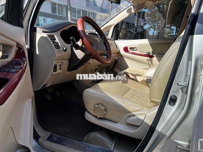 Toyota Innova 2006 G - 150000 km