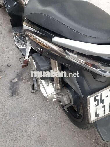 Xe honda Air Blade FI nhà đi cần bán
