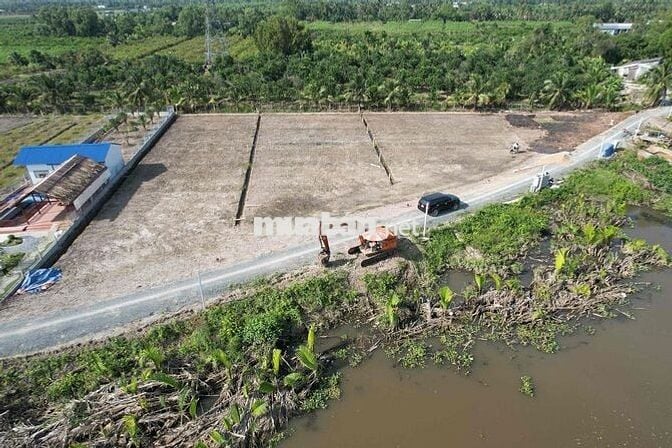 Đất vườn view sông lên full thổ ở Long An
