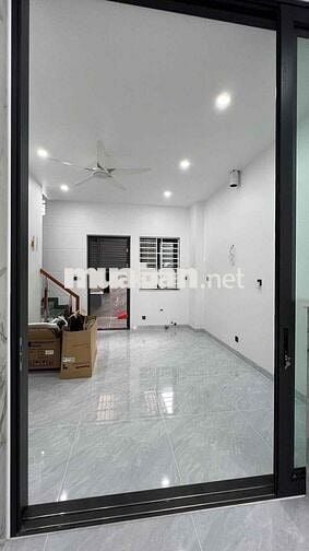 90m2 - 12 triệu/tháng - Cho thuê nhà tầng 1 và hầm xe, Q7 Riverside