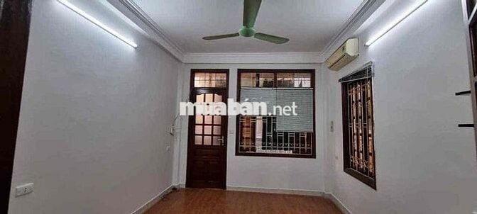 Chính chủ cho thuê nhà 3,5 tầng ngõ 70 Ngọc Hà Ba Đình