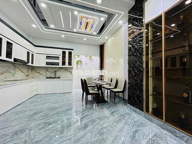 Nhà 2 lầu xây mới full nội thất sân xe hơi 4pn 1/ Thạnh xuân 43