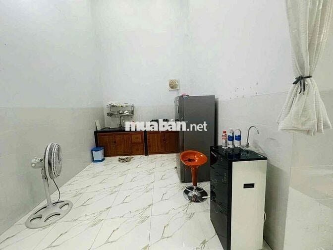 🍀Cho thuê nhà ngủ căn hẻm đường Tên Lua. BTân