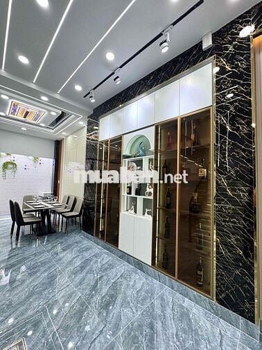 Nhà 2 lầu xây mới full nội thất sân xe hơi 4pn 1/ Thạnh xuân 43