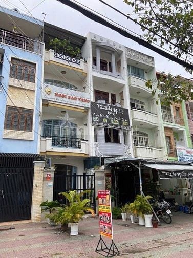 Bán 2 căn nhà MT Tạ Quang Bửu P4Q8. 8x20m 3 lầu