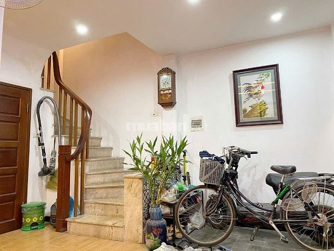 CC bán nhà làng Nha, Bát Khối DTSD 40m2, 4PN đủ công năng 2 nhà ra phố