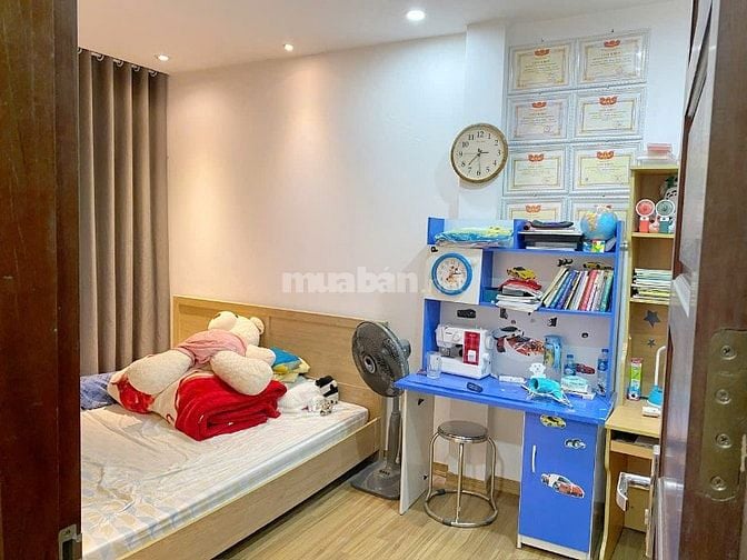 CC bán nhà làng Nha, Bát Khối DTSD 40m2, 4PN đủ công năng 2 nhà ra phố