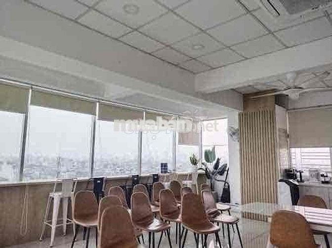 MT NGANG 8M SPOTLIGHT CỦA TUYẾN ĐƯỜNG 3/2 Q10 CÓ THANG MÁY GIÁ 60TR