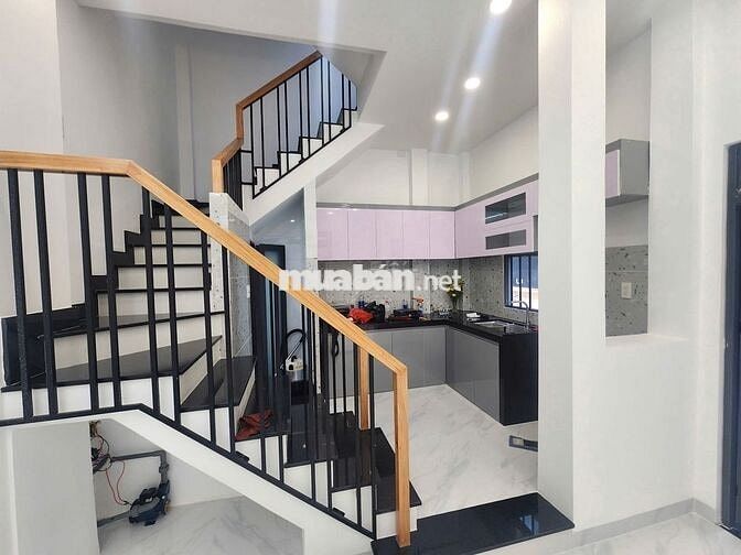 CHO THUÊ NHÀ 3 tầng Lê Văn Thọ,P8,GV 4m*8m có sân trước, 2PN siêu rộng