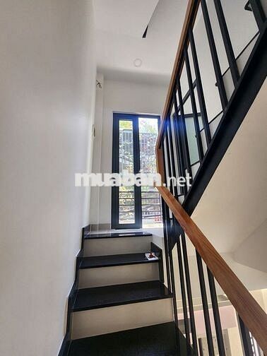 CHO THUÊ NHÀ 3 tầng Lê Văn Thọ,P8,GV 4m*8m có sân trước, 2PN siêu rộng