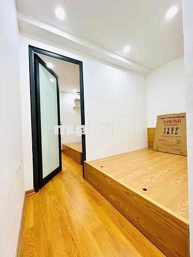 Tập thể Đại La 2 mặt thoáng 2 ngủ 2 wc, ô tô đỗ, sổ đỏ cc, full NT 68m