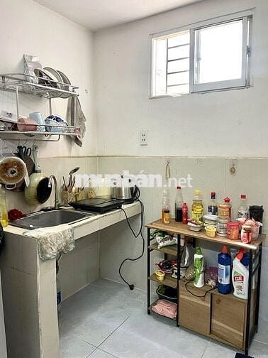 Phòng trọ 12 m2, Đường Trần Xuân Soạn, ngay chân Cầu Rạch Ông