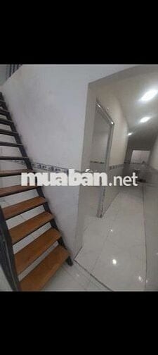 Nhà đang trống dọn vào ở đc liền , diện tích : 3,5 × 14 + sân để xe