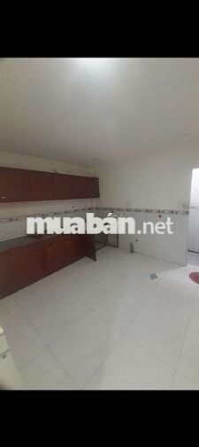 Nhà đang trống dọn vào ở đc liền , diện tích : 3,5 × 14 + sân để xe