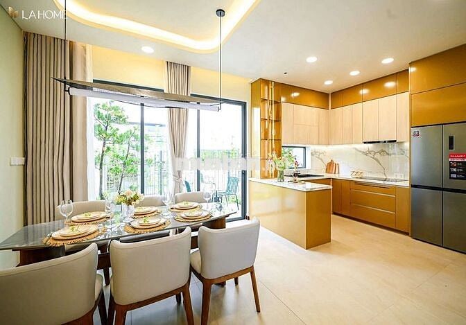 Nhà phố La Home Bến Lức Long An