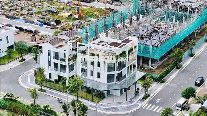 Nhà phố La Home Bến Lức Long An