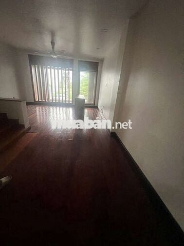 Cần cho thuê nhà P THT Q12 DT 4, 5 x20 .1 trệt  1 hầm 3 lầu 5PN 5WS