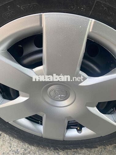 Toyota Hiace 2011 16 chỗ Xám bạc may dầu