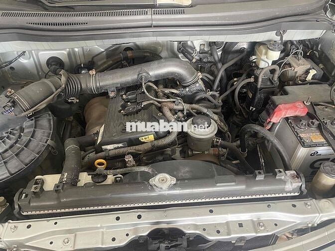 Toyota Innova 2010 G Bạc