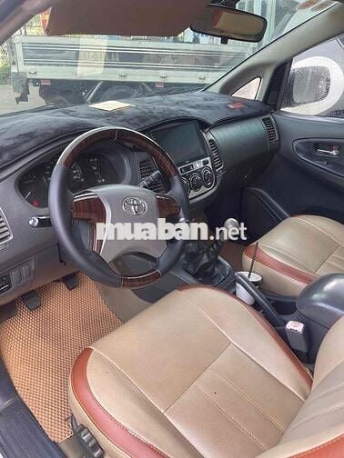 Toyota Innova 2013E Bạc