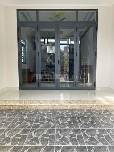 Bán nhà lô góc 2 lầu, 58/1B Trương Văn Thành, Quận 9, 62m2, 3 PN