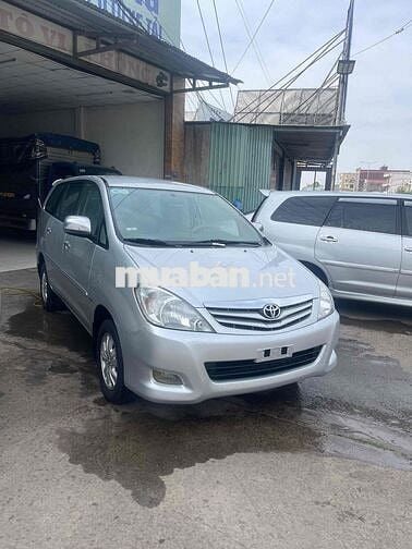 Toyota Innova 2010 G Bạc