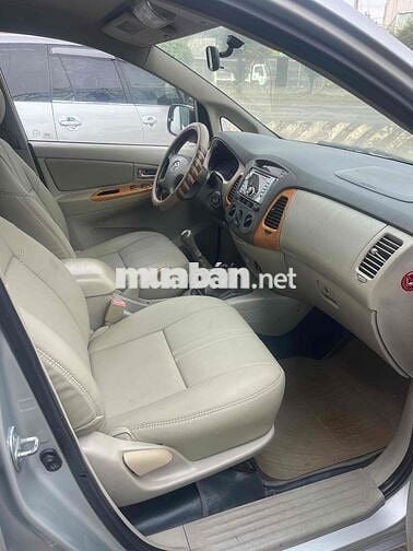 Toyota Innova 2010 G Bạc