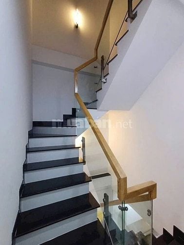 Nhượng ngay nhà đẹp Lê Văn Sỹ Quận 3, 56m2, 4PN 5WC giá 3 tỷ 780 TL