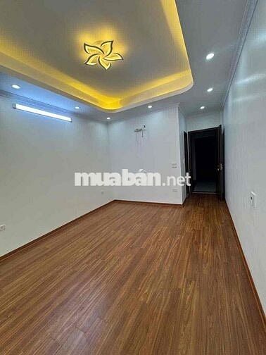 NHÀ ĐẸP QUẢNG AN - Ở NGAY - Ô TÔ ĐỖ CỬA - NGÕ THÔNG - THANG MÁY