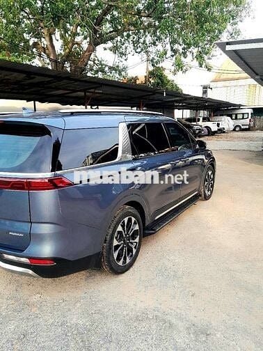 Carnival 2022 2.2D Premium 8 chỗ