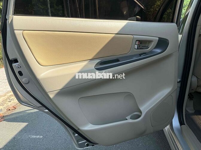 Toyota Innova 2016 2.0E -chuẩn xe gia đình