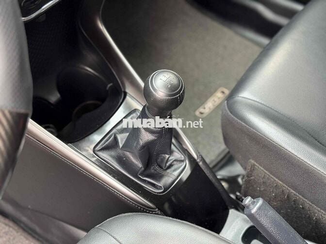 Toyota Vios 2022 E 1.5 MT - 90000 km