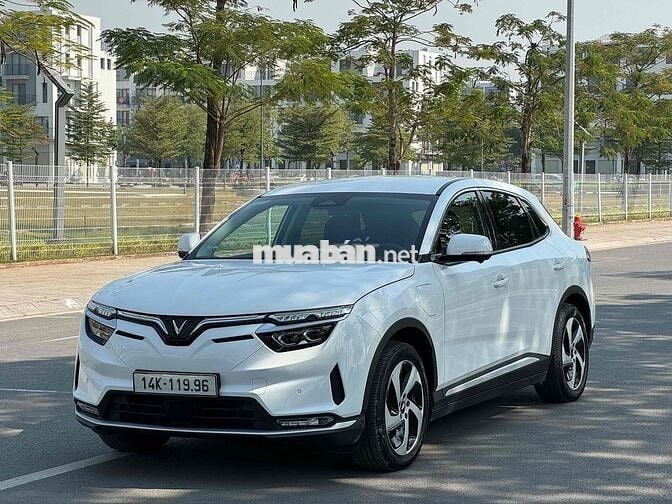 VF8 Eco 2023 Mua Pin Catl siêu lướt 8.000km